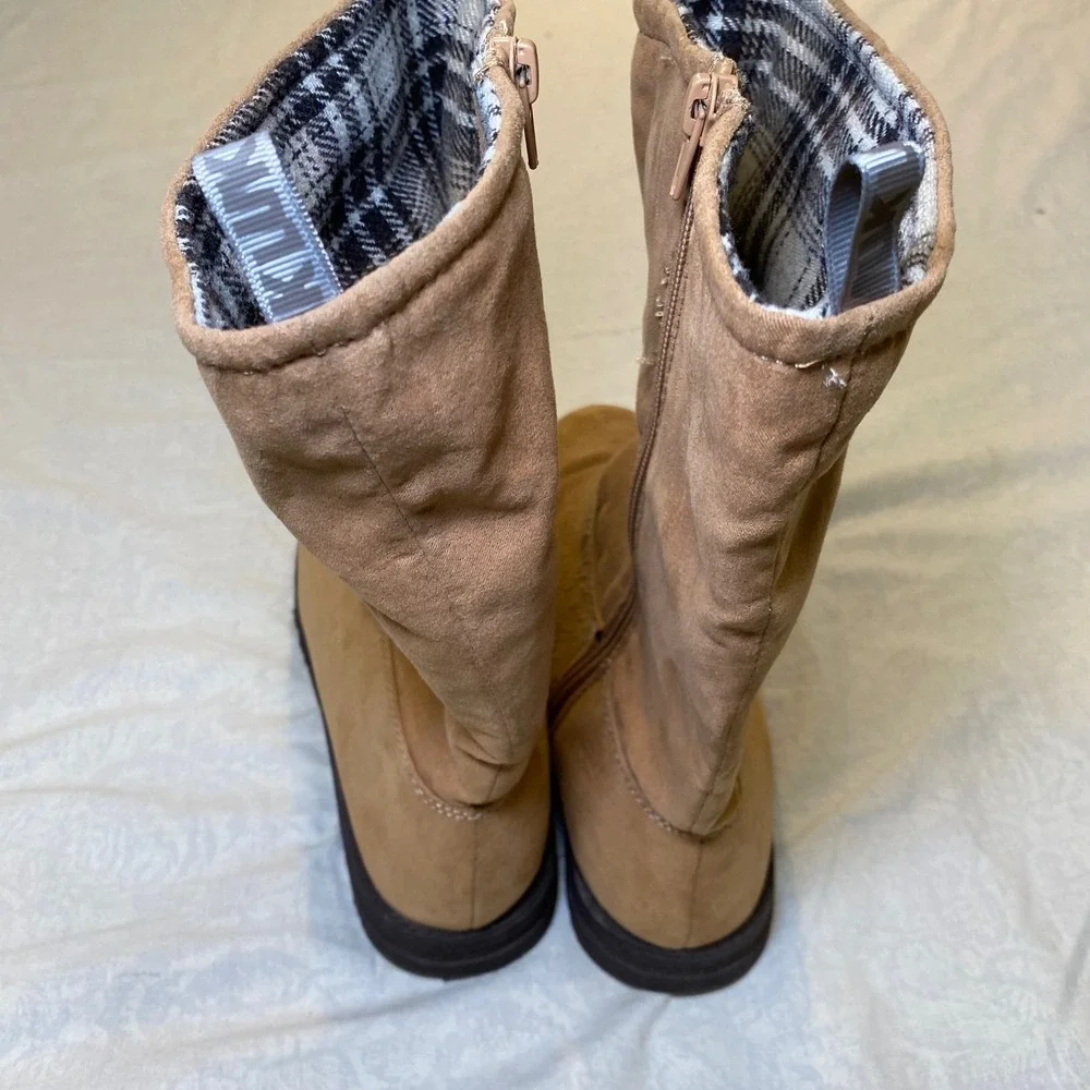 Muk Luks warm comfortable